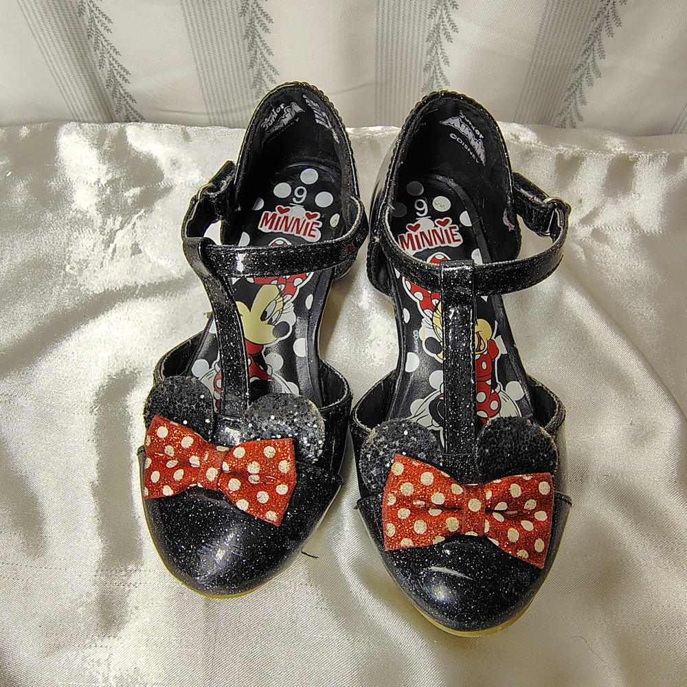 Mouse Black Dress Shoes with Red Bow